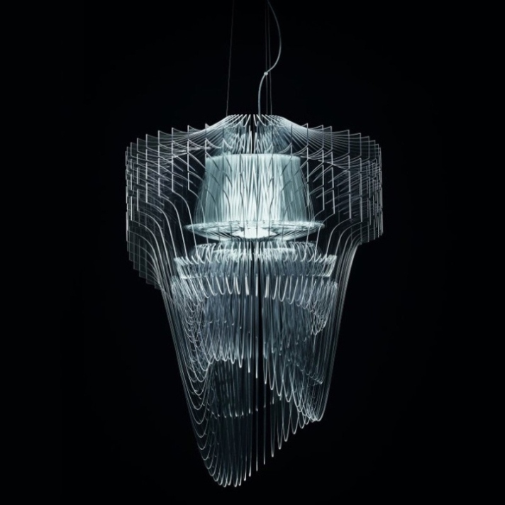 Transparent-Chandelier-by-Zaha-Hadid-for-SLAMP-02