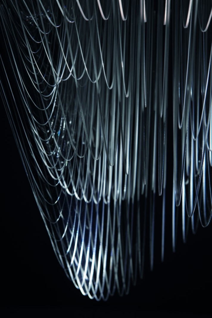 Transparent-Chandelier-by-Zaha-Hadid-for-SLAMP-03